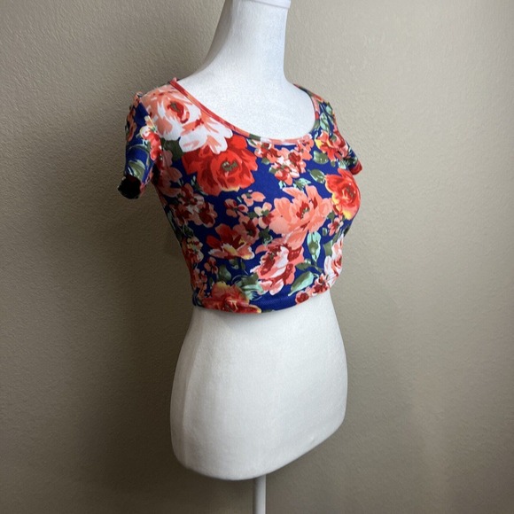 Ambience Apparel Women Crop Top Medium Short Sleeve Floral Scoopneck - Picture 5 of 11